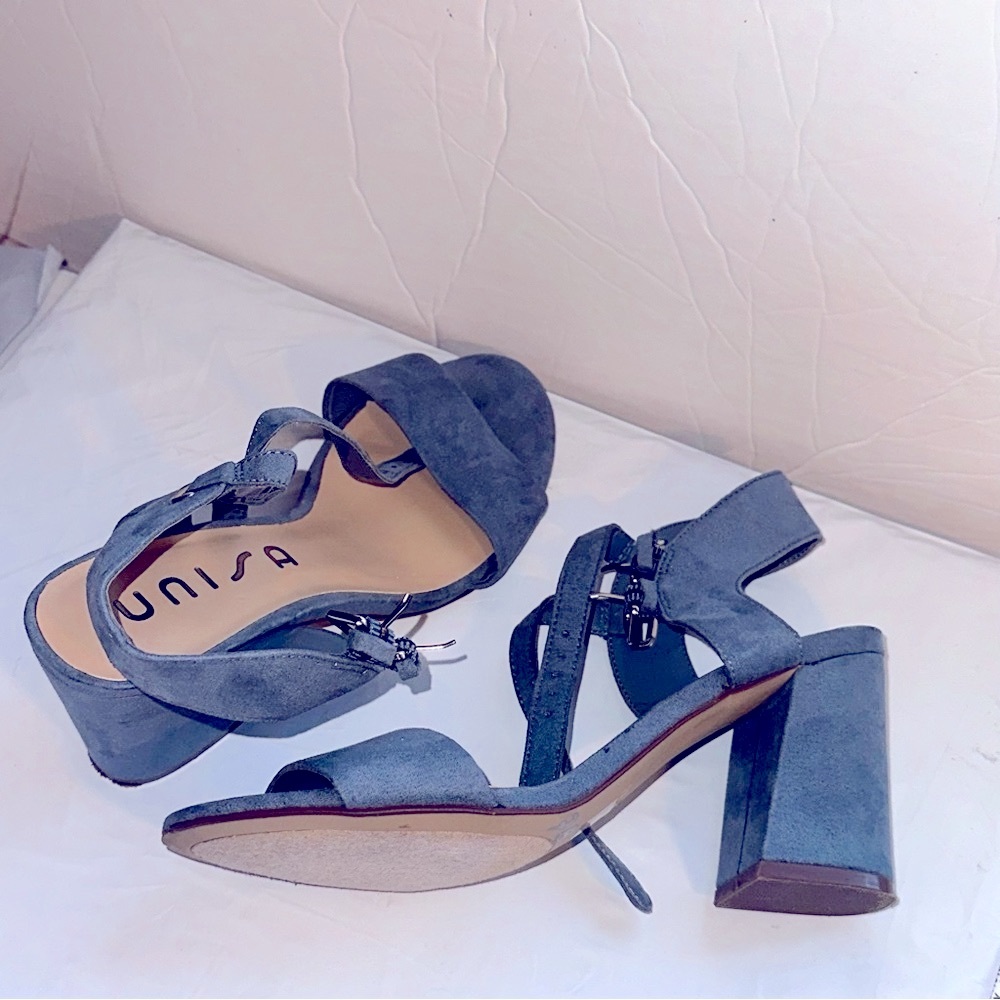 New  blue women suede unusa heels sandals , size 6,5